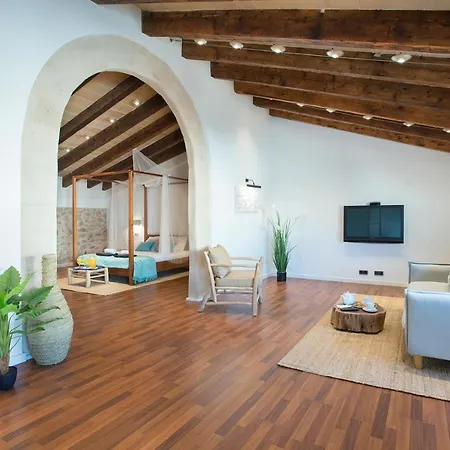 Owl Alvarez - Luxury Retreat In The Old Town Villa